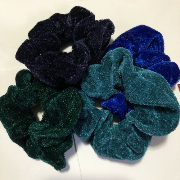 4-Piece Scrunchie Mystery Bundle! - Picture 2 of 8